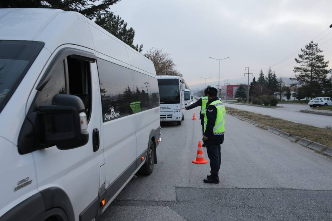 Araç sahipleri için zorunlu uygulama başladı: Bir ilde sıkı denetim var, cezası 1152 TL 3